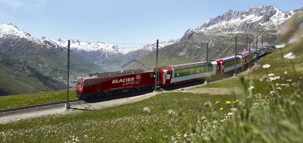 Discover the beauty of the Swiss Alps